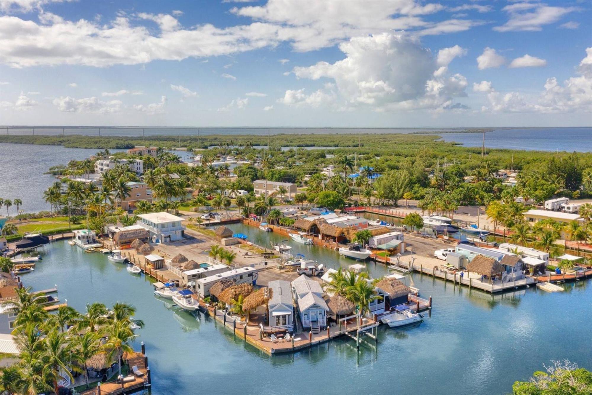 Tiny Home On Waterfront, Bay Views, Deck, Pool Jewfish Стая снимка