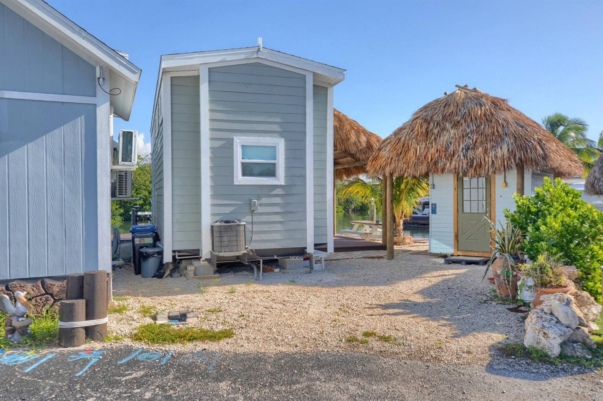 Tiny Home On Waterfront, Bay Views, Deck, Pool Jewfish Стая снимка